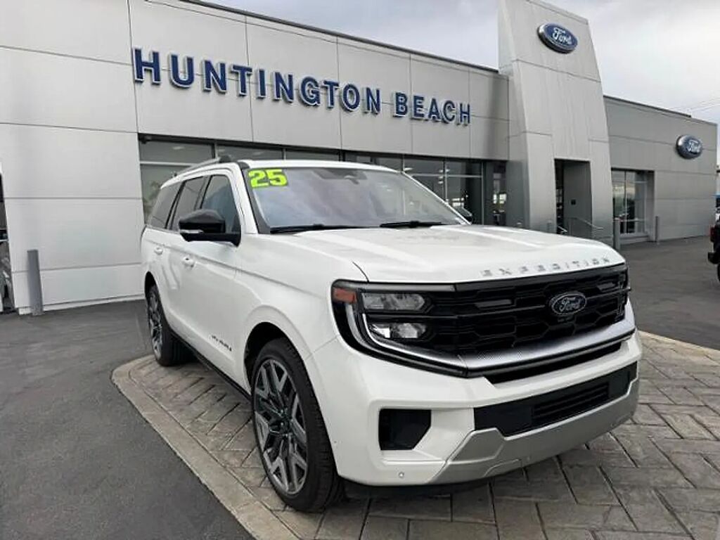 2025 Ford Expedition Platinum — photo 1 of 13