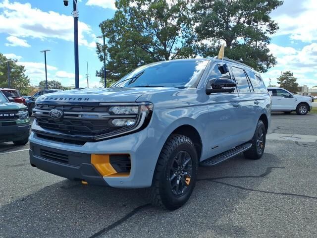 2025 Ford Expedition Tremor — photo 1 of 26
