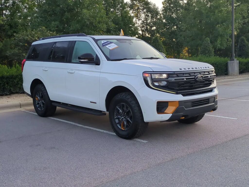 2025 Ford Expedition Tremor — photo 1 of 13