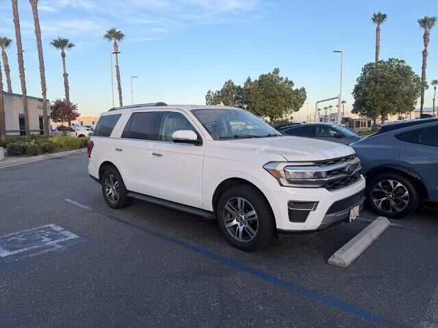 2024 Ford Expedition Limited — photo 1 of 2