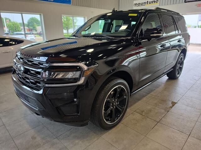 2023 Ford Expedition Limited — photo 1 of 13