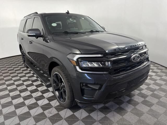 2023 Ford Expedition Limited — photo 1 of 13