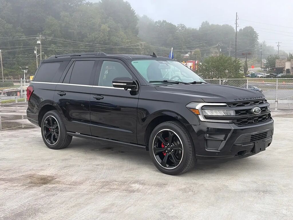 2023 Ford Expedition Limited — photo 1 of 18