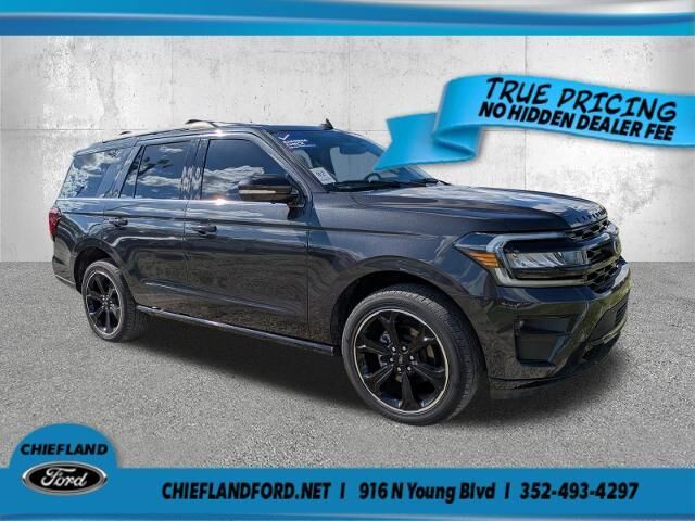 2022 Ford Expedition Limited — photo 1 of 13
