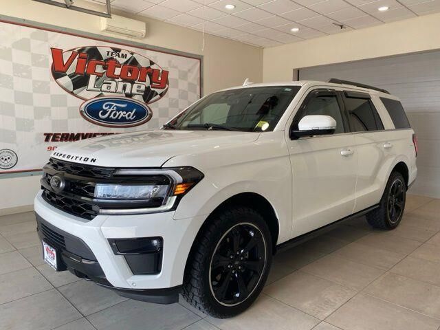 2022 Ford Expedition Limited — photo 1 of 40