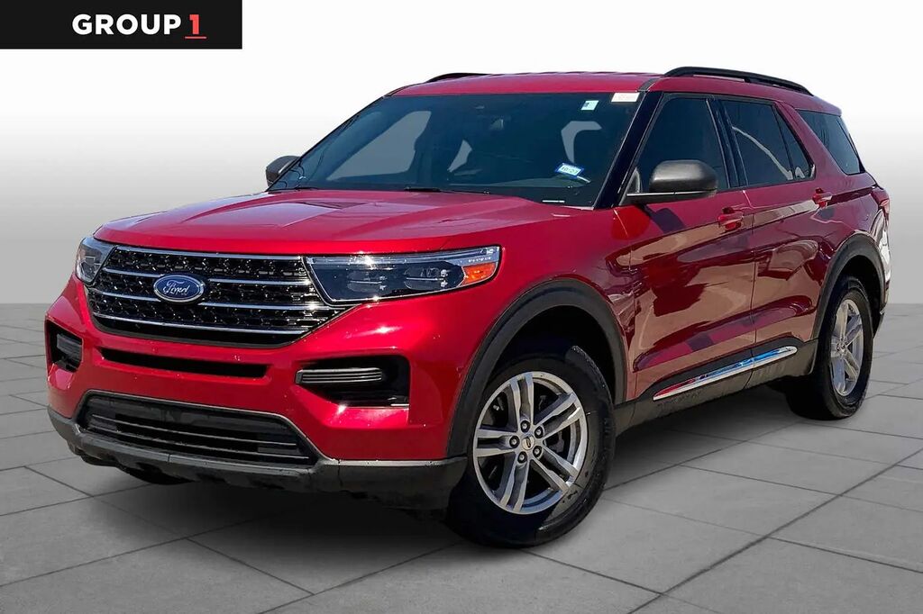 2020 Ford Explorer XLT — photo 1 of 15