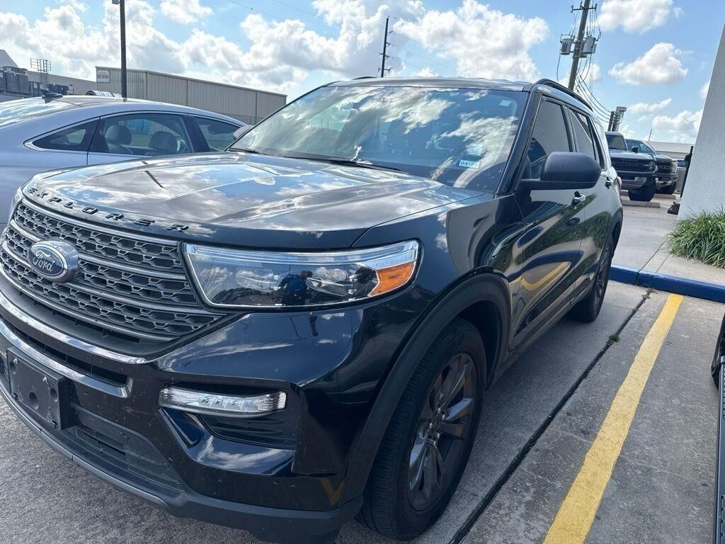 2021 Ford Explorer XLT — photo 1 of 2