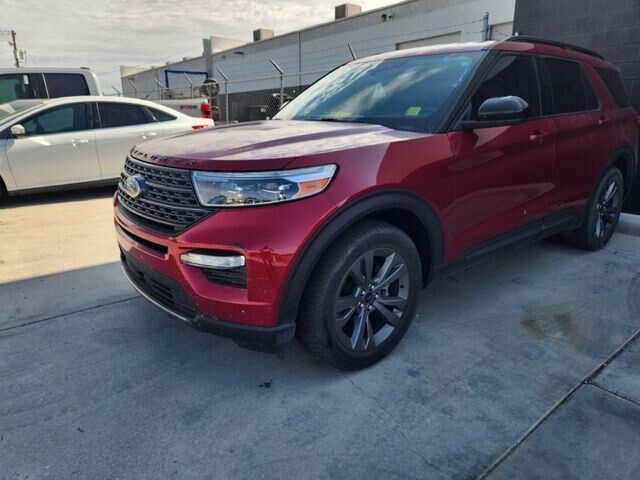2022 Ford Explorer XLT — photo 1 of 3
