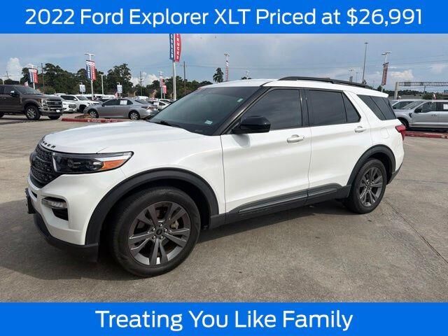 2022 Ford Explorer XLT — photo 1 of 13