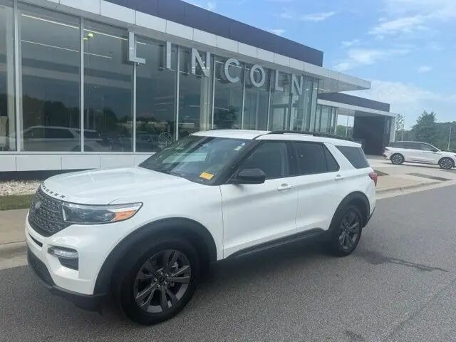 2023 Ford Explorer XLT — photo 1 of 52