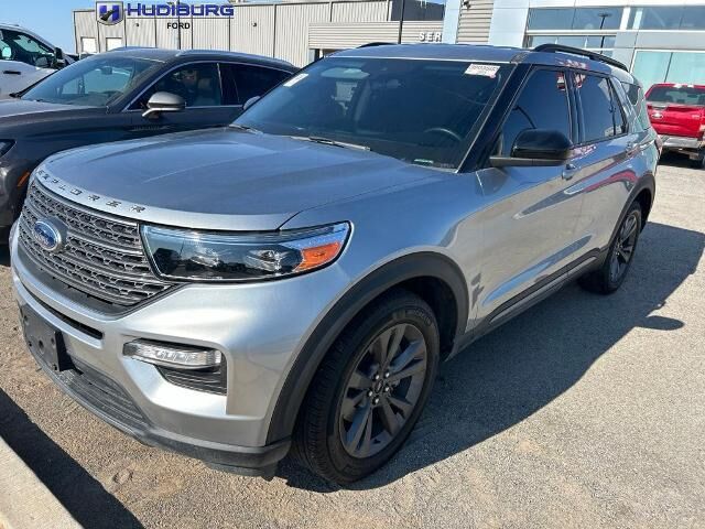 2024 Ford Explorer XLT — photo 1 of 10