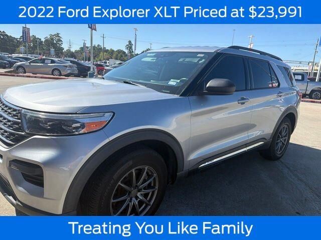 2022 Ford Explorer XLT — photo 1 of 11