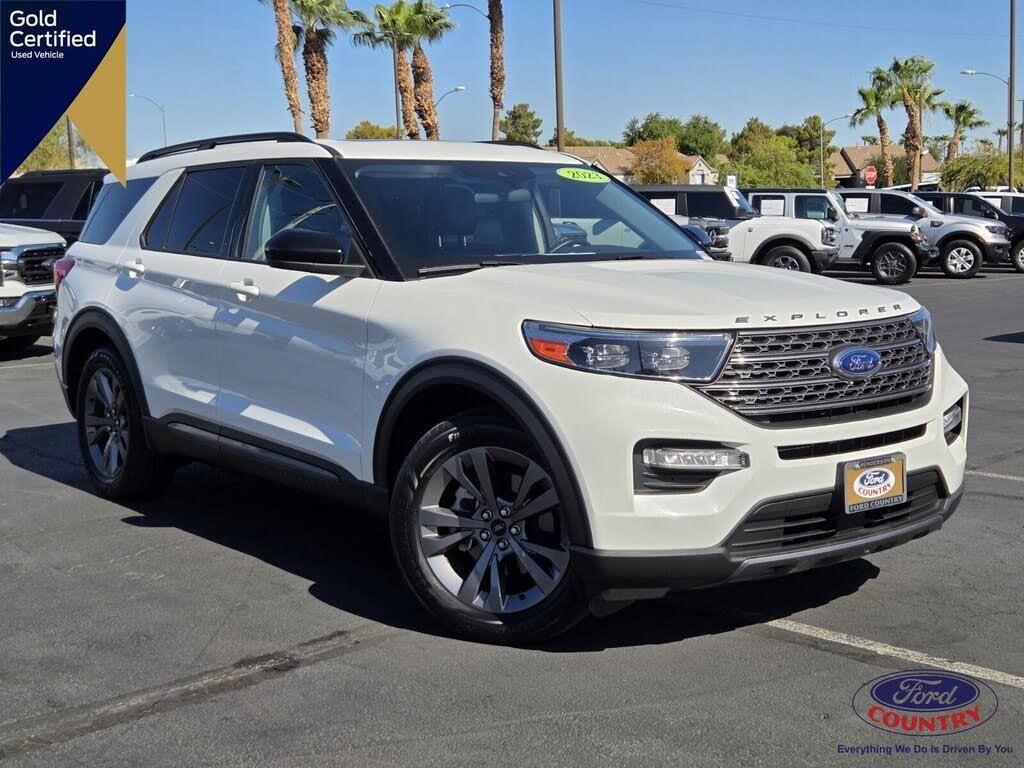2023 Ford Explorer XLT — photo 1 of 2