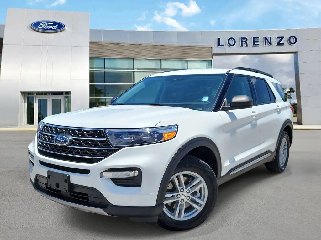 2023 Ford Explorer XLT — photo 1 of 19