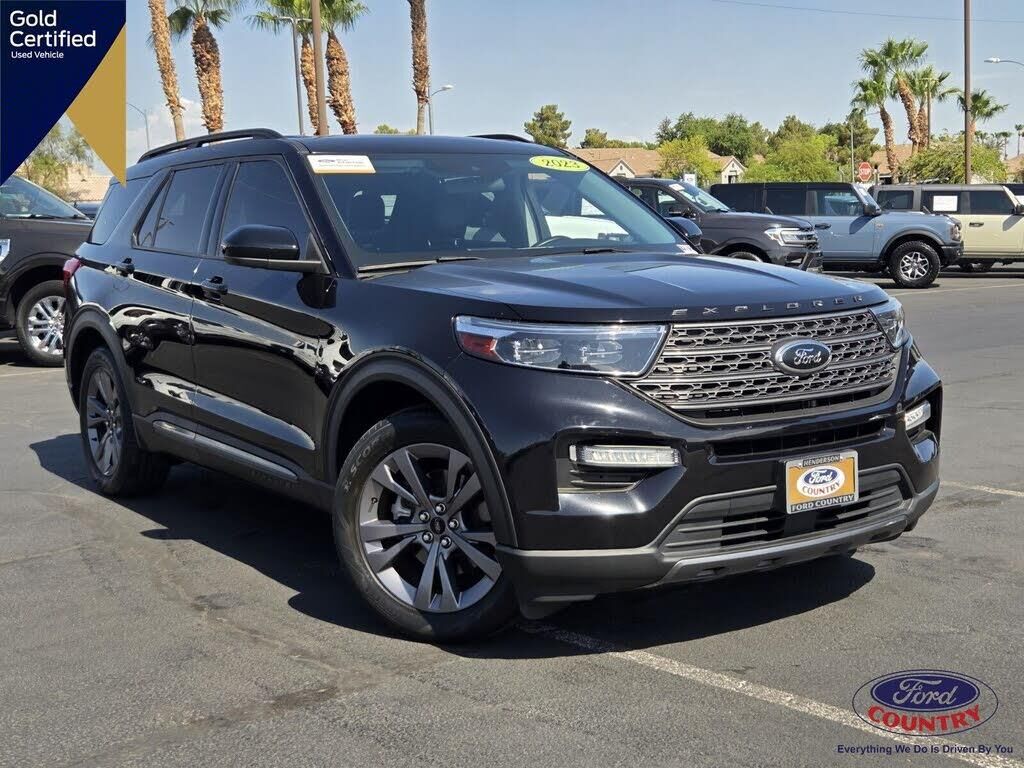 2023 Ford Explorer XLT — photo 1 of 1