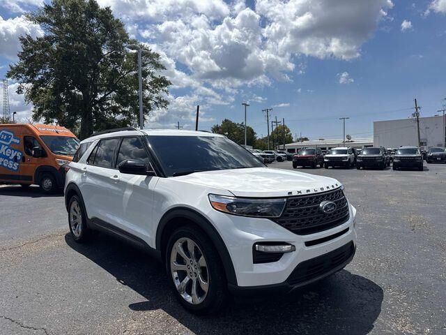 2023 Ford Explorer XLT — photo 1 of 26