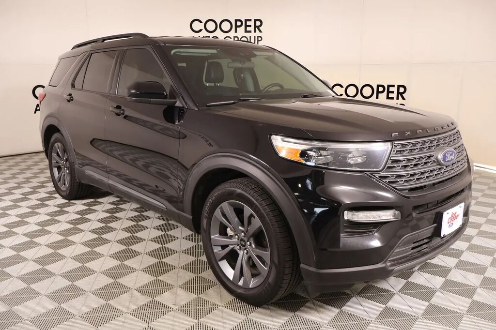 2023 Ford Explorer XLT — photo 1 of 13