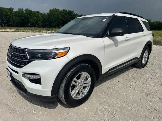 2023 Ford Explorer XLT — photo 1 of 13