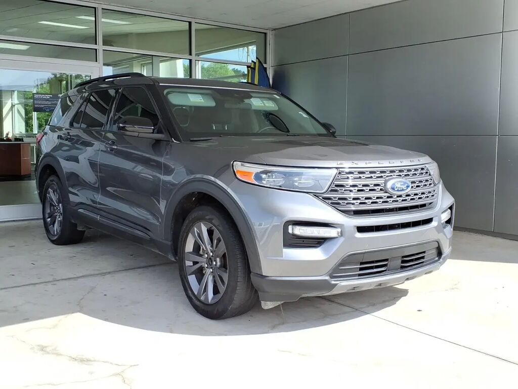2023 Ford Explorer XLT — photo 1 of 21