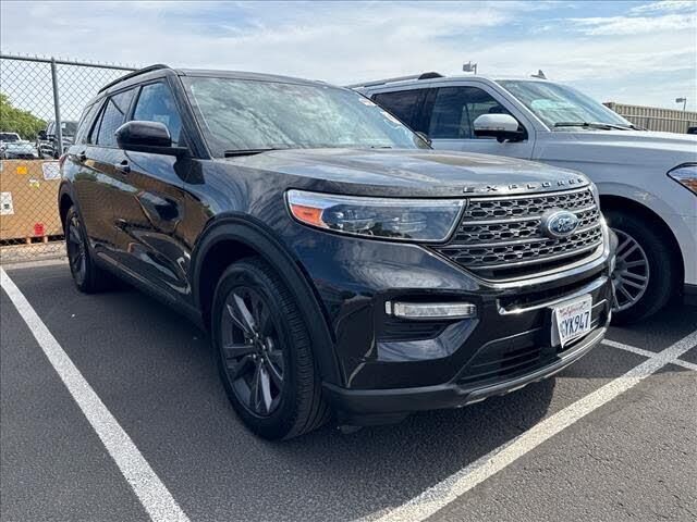 2023 Ford Explorer XLT — photo 1 of 16