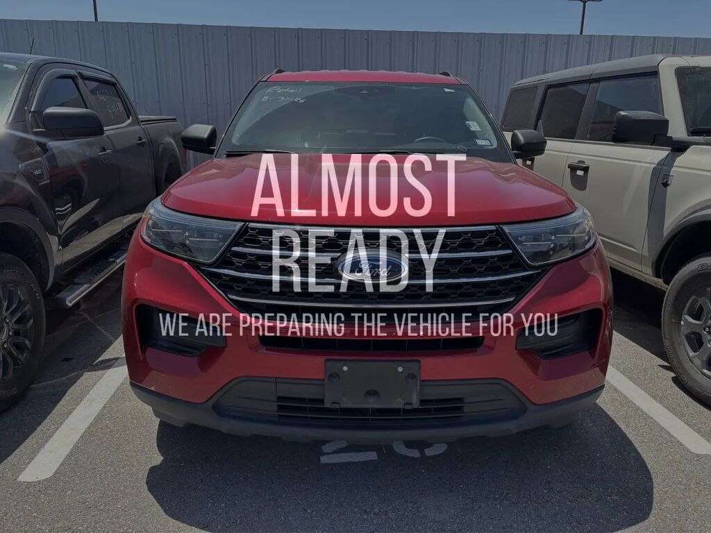 2023 Ford Explorer XLT — photo 1 of 17