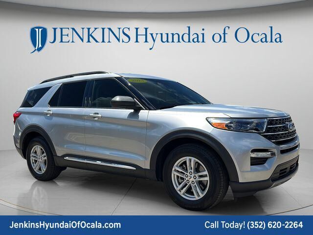 2023 Ford Explorer XLT — photo 1 of 34