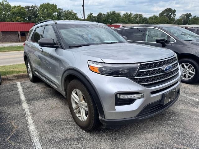 2020 Ford Explorer XLT — photo 1 of 6