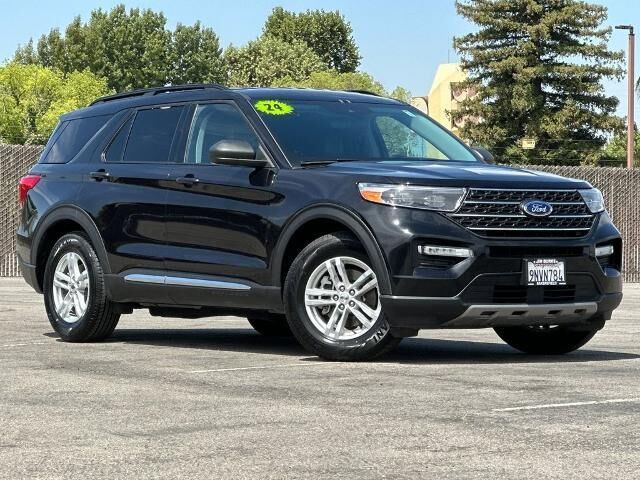 2024 Ford Explorer XLT — photo 1 of 13