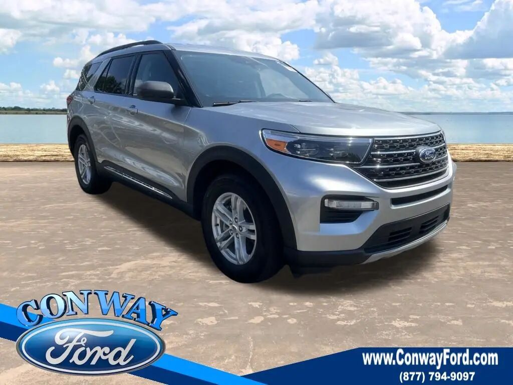2024 Ford Explorer XLT — photo 1 of 7