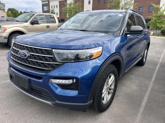 2022 Ford Explorer XLT — photo 1 of 10