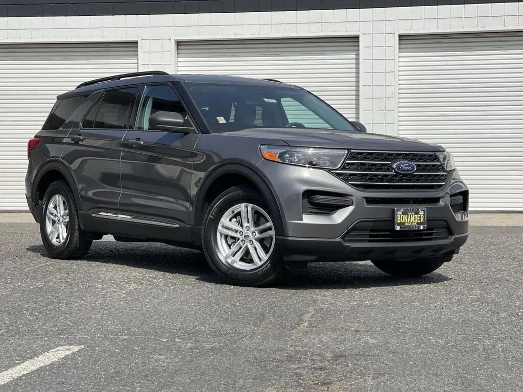 2022 Ford Explorer XLT — photo 1 of 26