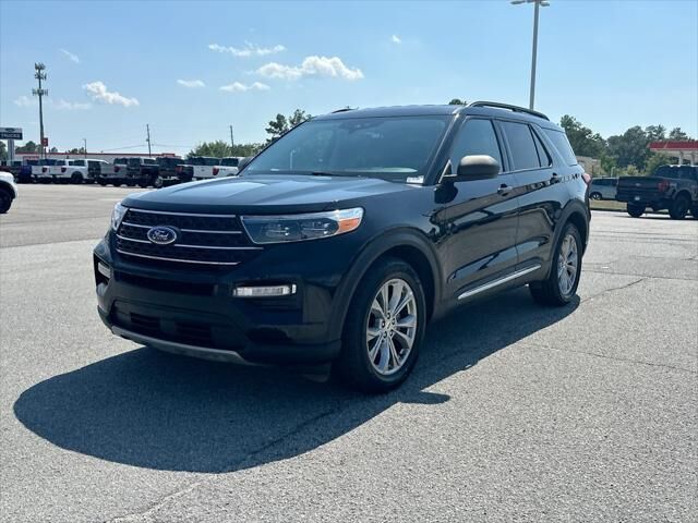 2023 Ford Explorer XLT — photo 1 of 13