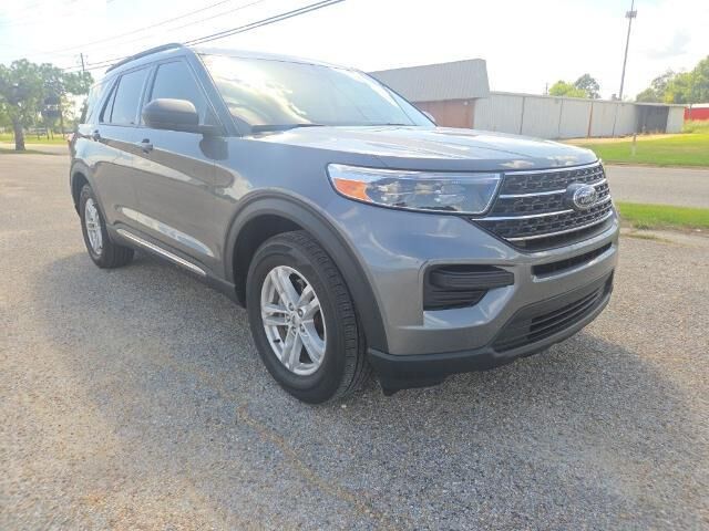 2023 Ford Explorer XLT — photo 1 of 11