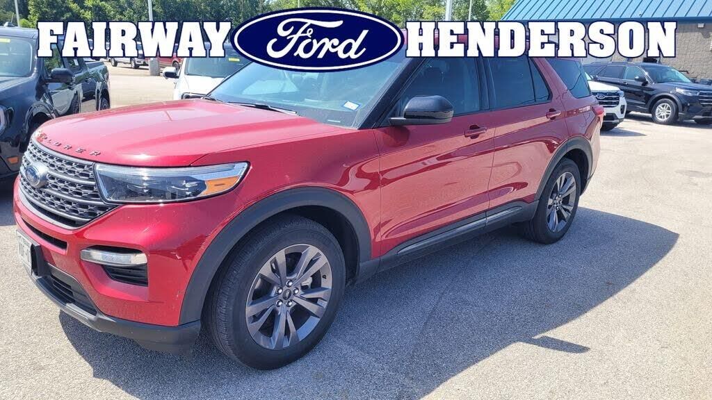 2023 Ford Explorer XLT — photo 1 of 3