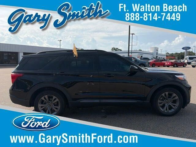 2022 Ford Explorer XLT — photo 1 of 26