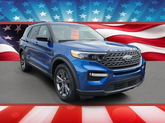 2022 Ford Explorer XLT — photo 1 of 6