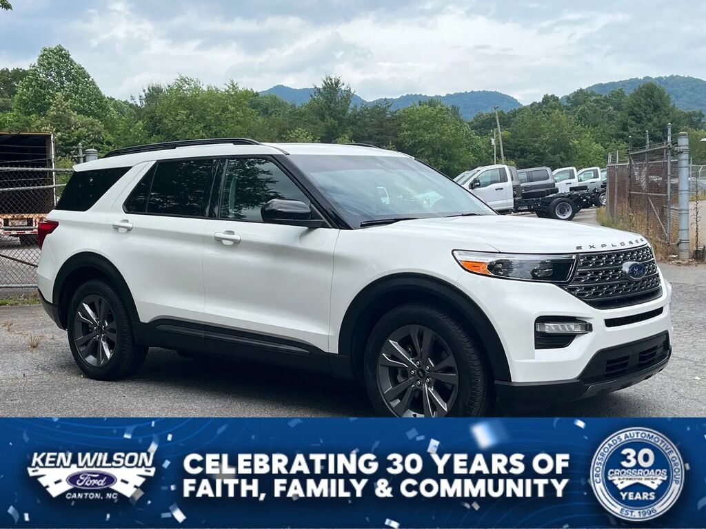 2023 Ford Explorer XLT — photo 1 of 13