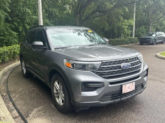 2023 Ford Explorer XLT — photo 1 of 22