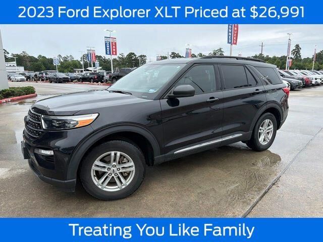 2023 Ford Explorer XLT — photo 1 of 26