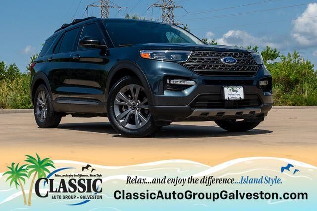 2022 Ford Explorer XLT — photo 1 of 18