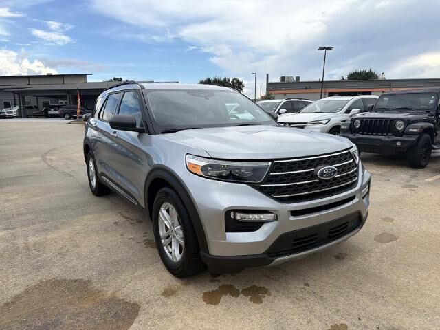 2022 Ford Explorer XLT — photo 1 of 26