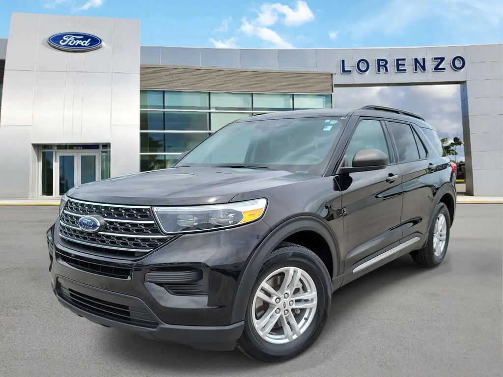 2023 Ford Explorer XLT — photo 1 of 13