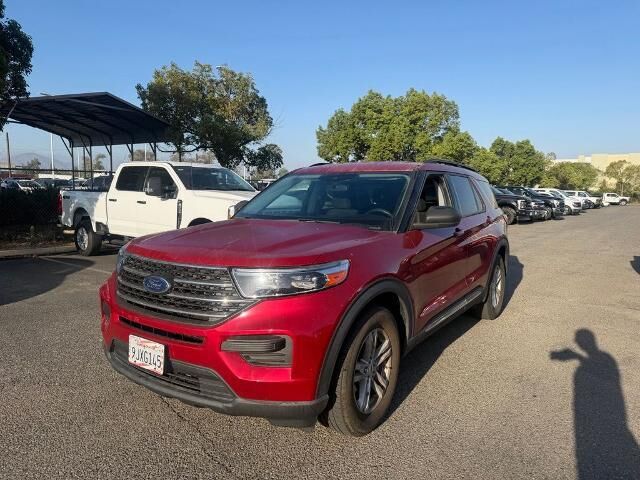 2023 Ford Explorer XLT — photo 1 of 6