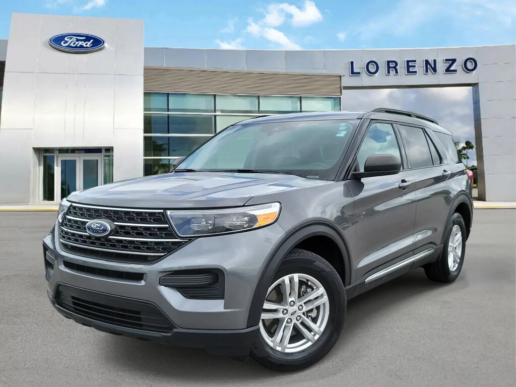 2024 Ford Explorer XLT — photo 1 of 13