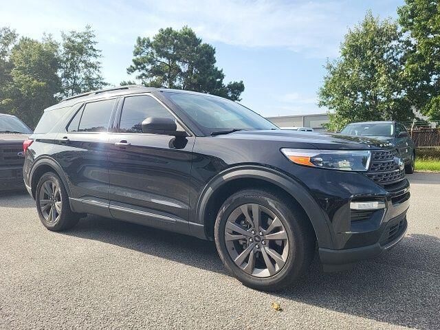 2021 Ford Explorer XLT — photo 1 of 4