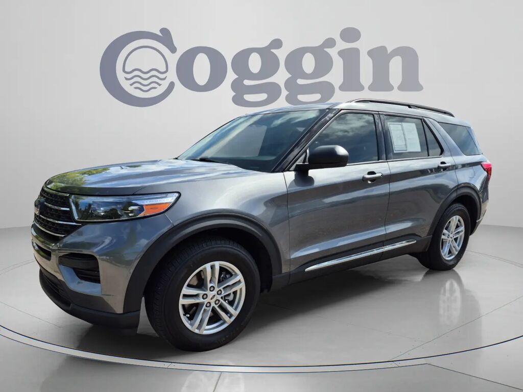 2022 Ford Explorer XLT — photo 1 of 26