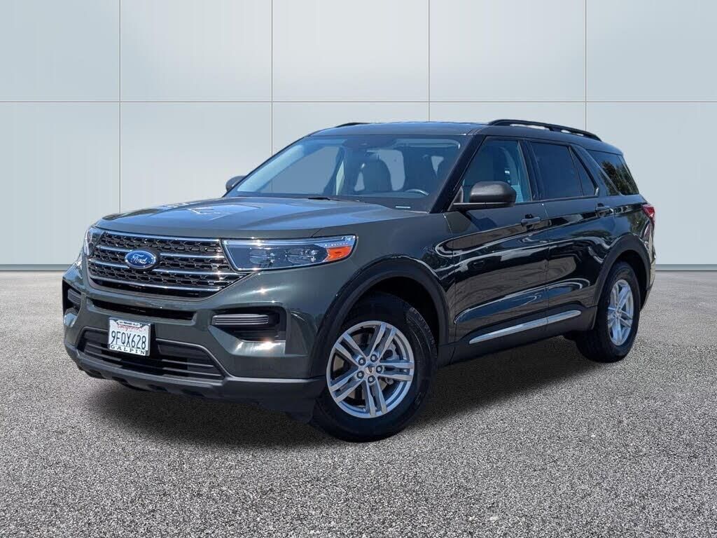 2023 Ford Explorer XLT — photo 1 of 1