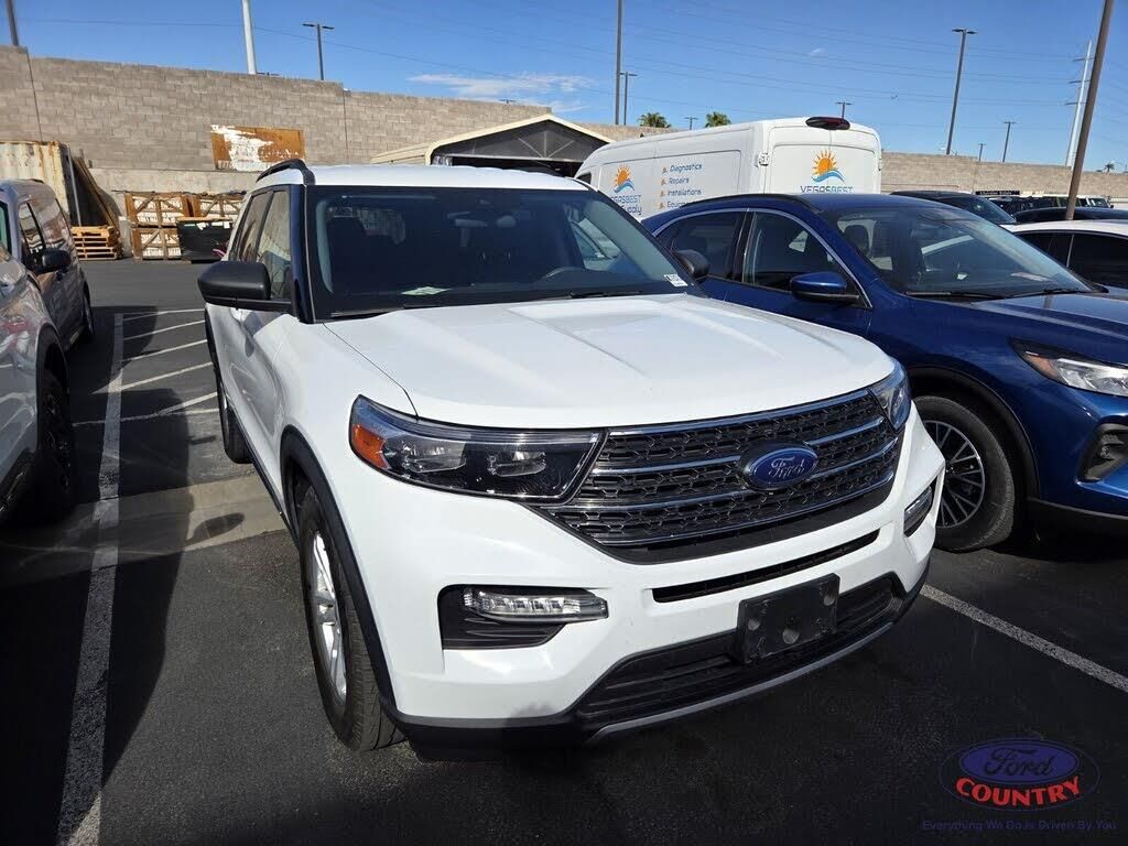 2023 Ford Explorer XLT — photo 1 of 1