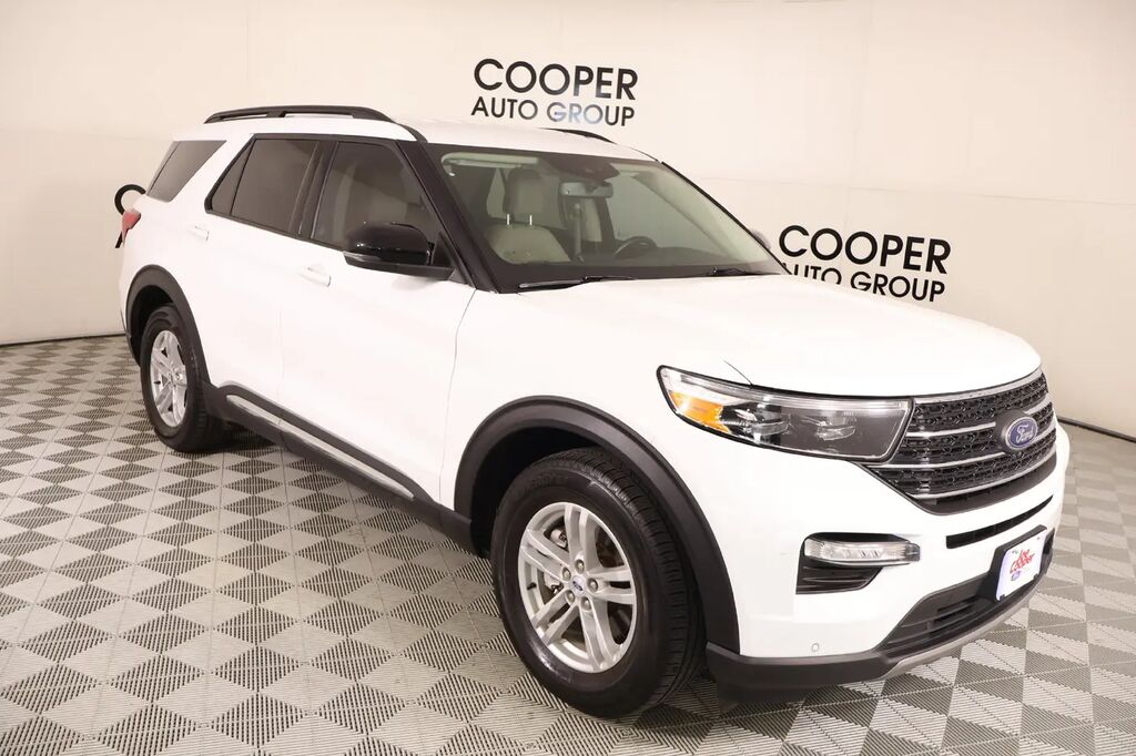 2023 Ford Explorer XLT — photo 1 of 13
