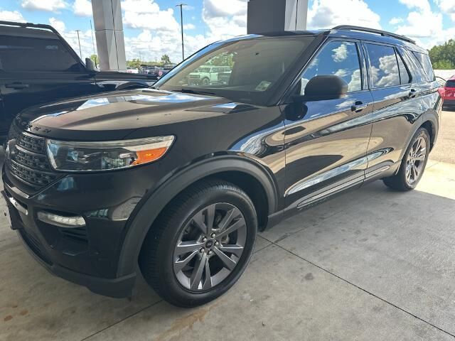 2021 Ford Explorer XLT — photo 1 of 5